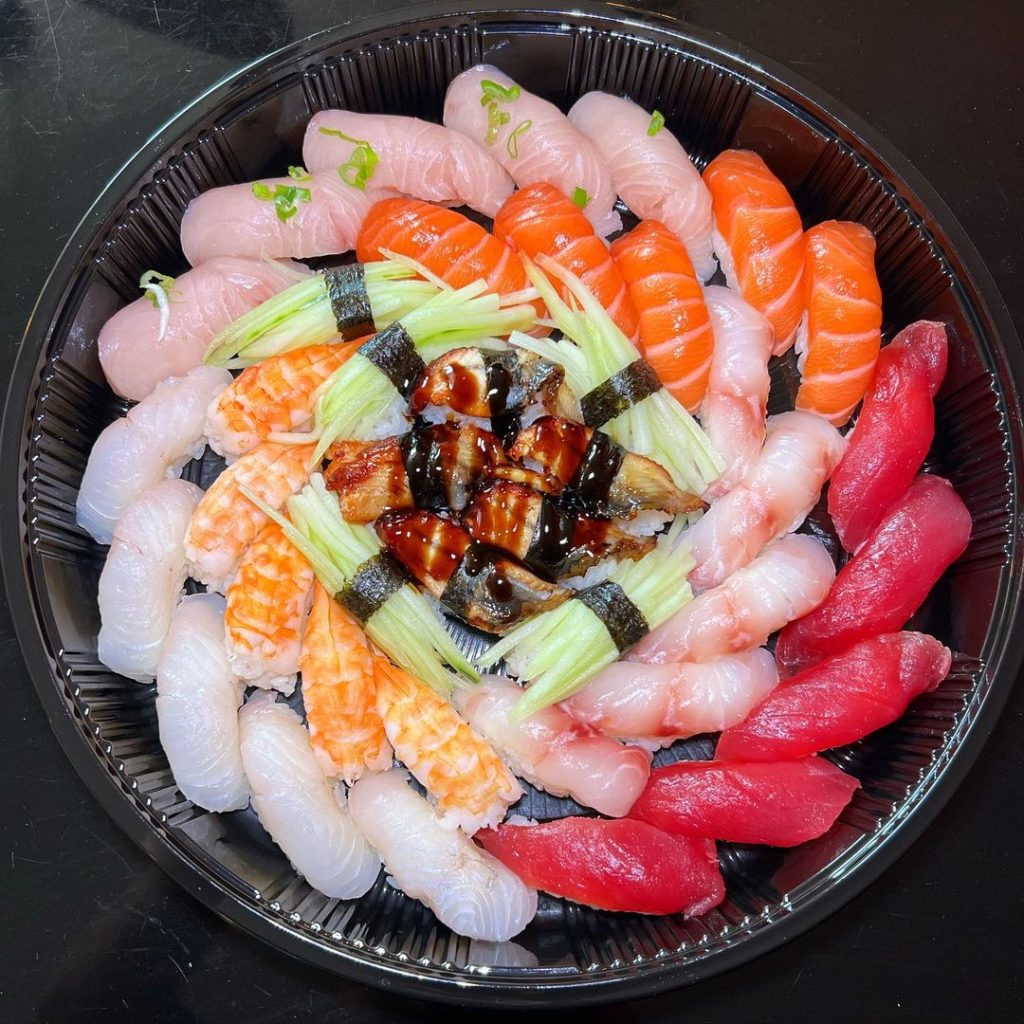 Sushi catering, sushi piece party tray from Sushi Sushi.